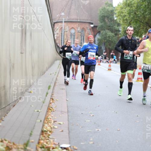 05.10.2025 - 20. swb-Marathon Bremen Michael Strokosch http://msf.ph/oto/9215397 05.10.2025 12:45:09 Laufen 8822, 294, 773, 1716, 8328, 9129 meine-sportfotos.de