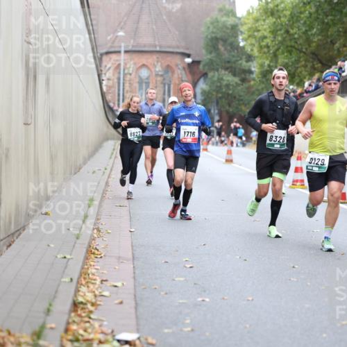 05.10.2025 - 20. swb-Marathon Bremen Michael Strokosch http://msf.ph/oto/9215398 05.10.2025 12:45:09 Laufen 8827, 1716, 8328, 9129, 9 meine-sportfotos.de