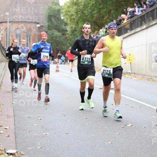 05.10.2025 - 20. swb-Marathon Bremen Michael Strokosch http://msf.ph/oto/9215399 05.10.2025 12:45:10 Laufen 2941, 8827, 7731, 1716, 8328, 9129, 5562 meine-sportfotos.de