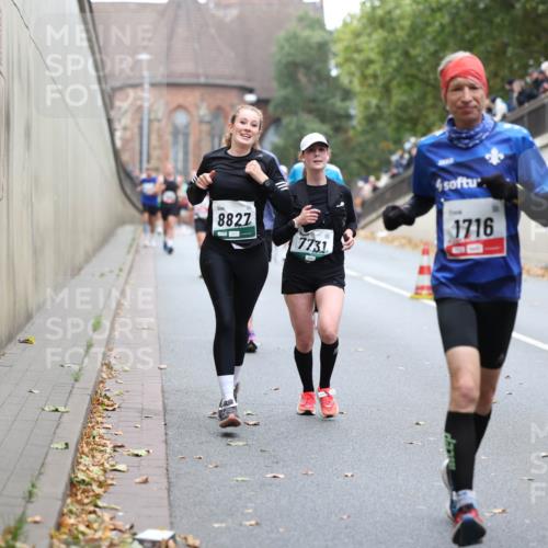 05.10.2025 - 20. swb-Marathon Bremen Michael Strokosch http://msf.ph/oto/9215405 05.10.2025 12:45:12 Laufen 8827, 7731, 1716, 3798 meine-sportfotos.de