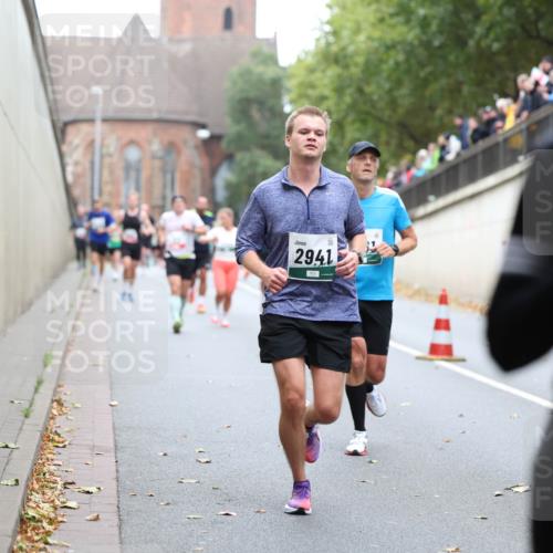 05.10.2025 - 20. swb-Marathon Bremen Michael Strokosch http://msf.ph/oto/9215412 05.10.2025 12:45:15 Laufen 2941, 88 meine-sportfotos.de