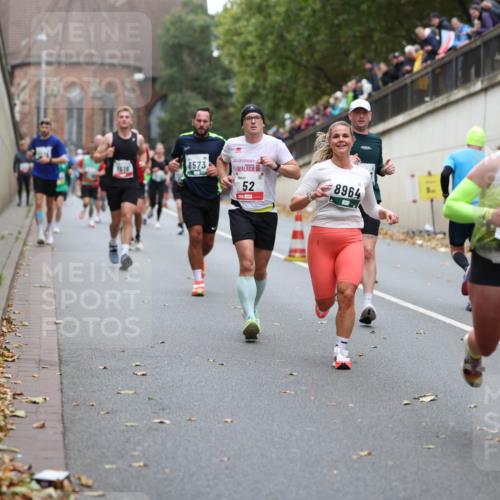 05.10.2025 - 20. swb-Marathon Bremen Michael Strokosch http://msf.ph/oto/9215418 05.10.2025 12:45:19 Laufen 1515, 8573, 52, 8964, 3313 meine-sportfotos.de