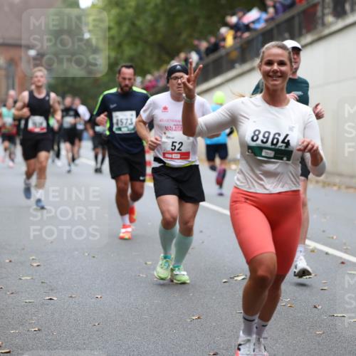 05.10.2025 - 20. swb-Marathon Bremen Michael Strokosch http://msf.ph/oto/9215422 05.10.2025 12:45:20 Laufen 4573, 4, 52, 8964 meine-sportfotos.de