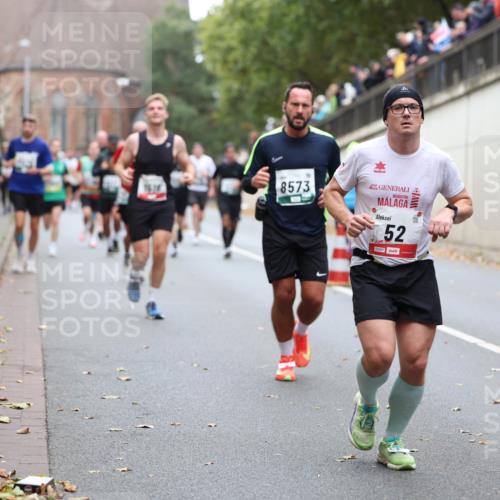 05.10.2025 - 20. swb-Marathon Bremen Michael Strokosch http://msf.ph/oto/9215424 05.10.2025 12:45:21 Laufen 1615, 4, 8573, 52, 00287 meine-sportfotos.de