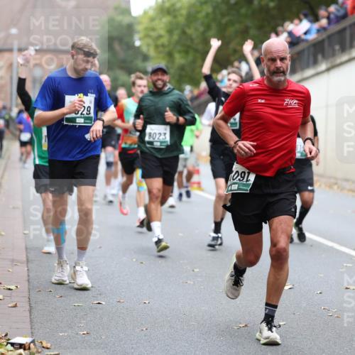 05.10.2025 - 20. swb-Marathon Bremen Michael Strokosch http://msf.ph/oto/9215429 05.10.2025 12:45:25 Laufen 29, 8023, 10, 91 meine-sportfotos.de