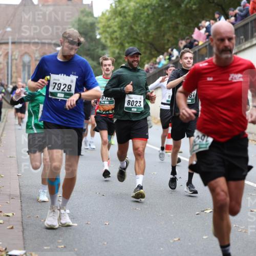 05.10.2025 - 20. swb-Marathon Bremen Michael Strokosch http://msf.ph/oto/9215430 05.10.2025 12:45:26 Laufen 7929, 8120, 8023, 8, 64 meine-sportfotos.de