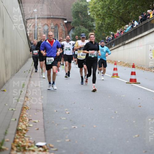 05.10.2025 - 20. swb-Marathon Bremen Michael Strokosch http://msf.ph/oto/9215440 05.10.2025 12:45:31 Laufen 1744, 9151, 4102, 9983, 4446, 9 meine-sportfotos.de