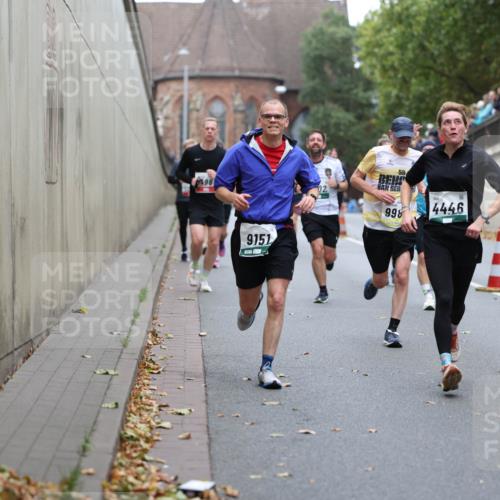 05.10.2025 - 20. swb-Marathon Bremen Michael Strokosch http://msf.ph/oto/9215442 05.10.2025 12:45:32 Laufen 98, 9151, 02, 59, 4446, 998 meine-sportfotos.de