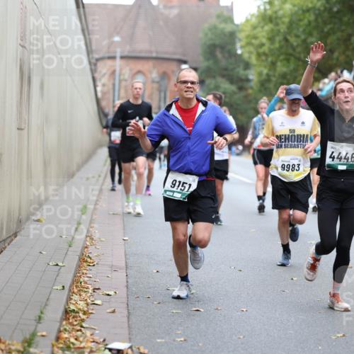 05.10.2025 - 20. swb-Marathon Bremen Michael Strokosch http://msf.ph/oto/9215443 05.10.2025 12:45:33 Laufen 9151, 59, 9983, 4446 meine-sportfotos.de