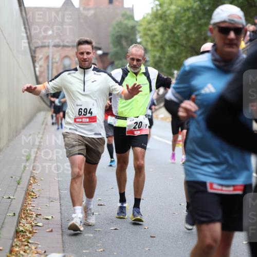 05.10.2025 - 20. swb-Marathon Bremen Michael Strokosch http://msf.ph/oto/9215465 05.10.2025 12:45:41 Laufen 694, 201, 7 meine-sportfotos.de