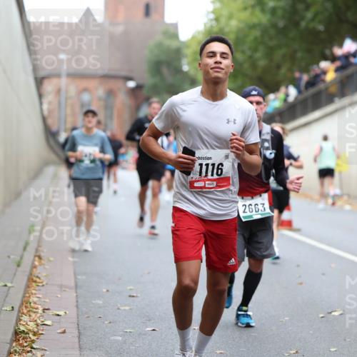 05.10.2025 - 20. swb-Marathon Bremen Michael Strokosch http://msf.ph/oto/9215471 05.10.2025 12:45:44 Laufen 1116, 01620, 2663, 8379 meine-sportfotos.de