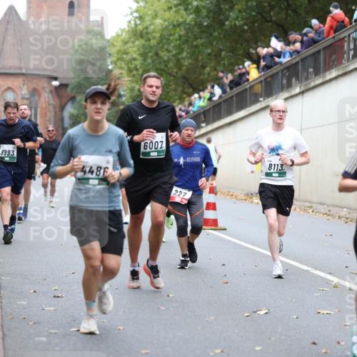 05.10.2025 - 20. swb-Marathon Bremen Michael Strokosch http://msf.ph/oto/9215477 05.10.2025 12:45:46 Laufen 8993, 4486, 6007, 227, 8113, 5313 meine-sportfotos.de