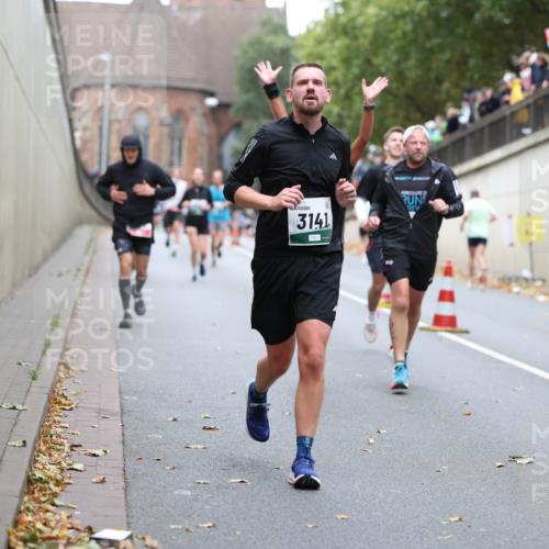 05.10.2025 - 20. swb-Marathon Bremen Michael Strokosch http://msf.ph/oto/9215483 05.10.2025 12:45:50 Laufen 3141 meine-sportfotos.de