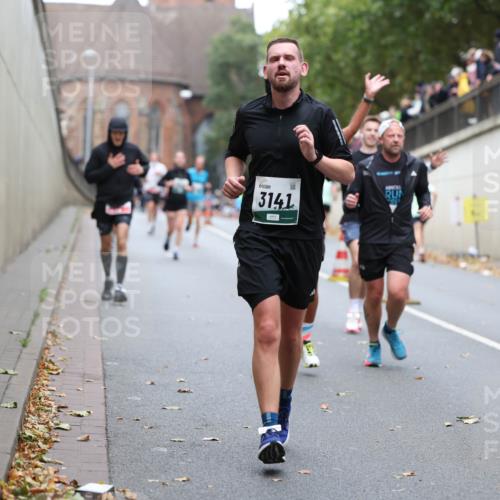 05.10.2025 - 20. swb-Marathon Bremen Michael Strokosch http://msf.ph/oto/9215484 05.10.2025 12:45:51 Laufen 3141 meine-sportfotos.de