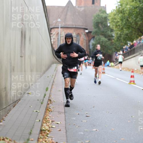 05.10.2025 - 20. swb-Marathon Bremen Michael Strokosch http://msf.ph/oto/9215486 05.10.2025 12:45:53 Laufen  meine-sportfotos.de