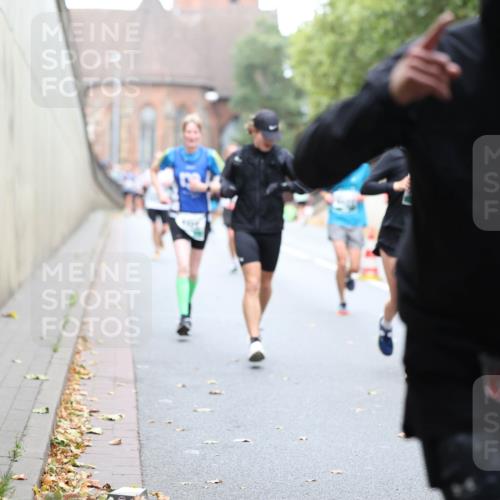 05.10.2025 - 20. swb-Marathon Bremen Michael Strokosch http://msf.ph/oto/9215489 05.10.2025 12:45:56 Laufen 300, 3 meine-sportfotos.de