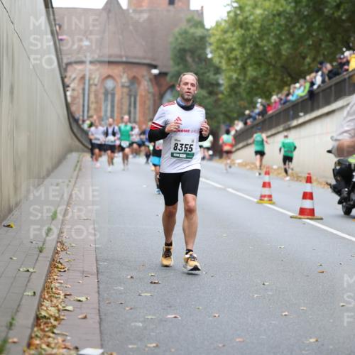 05.10.2025 - 20. swb-Marathon Bremen Michael Strokosch http://msf.ph/oto/9215504 05.10.2025 12:46:02 Laufen 8355, 988 meine-sportfotos.de