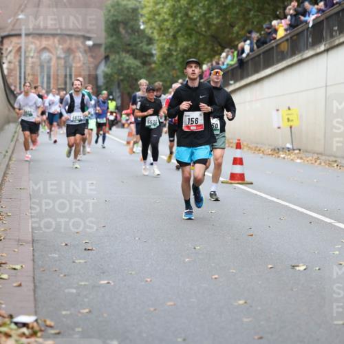 05.10.2025 - 20. swb-Marathon Bremen Michael Strokosch http://msf.ph/oto/9215506 05.10.2025 12:46:07 Laufen 6672, 5530, 156, 50, 33 meine-sportfotos.de