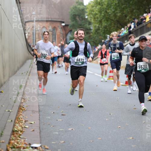 05.10.2025 - 20. swb-Marathon Bremen Michael Strokosch http://msf.ph/oto/9215515 05.10.2025 12:46:11 Laufen 3602, 6672, 860, 7038, 5530 meine-sportfotos.de