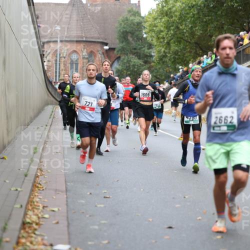 05.10.2025 - 20. swb-Marathon Bremen Michael Strokosch http://msf.ph/oto/9215526 05.10.2025 12:46:15 Laufen 721, 1606, 7813, 4300, 2662, 860 meine-sportfotos.de