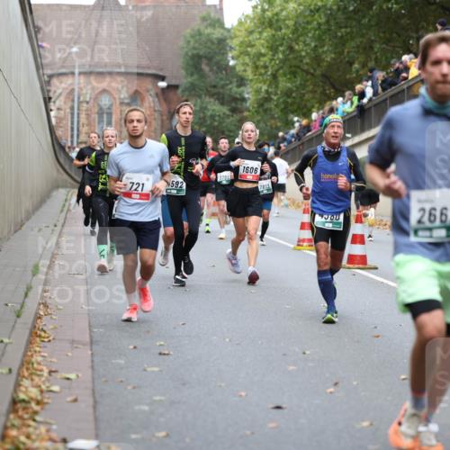 05.10.2025 - 20. swb-Marathon Bremen Michael Strokosch http://msf.ph/oto/9215527 05.10.2025 12:46:15 Laufen 721, 592, 3791, 1606, 7813, 300, 2662, 860 meine-sportfotos.de