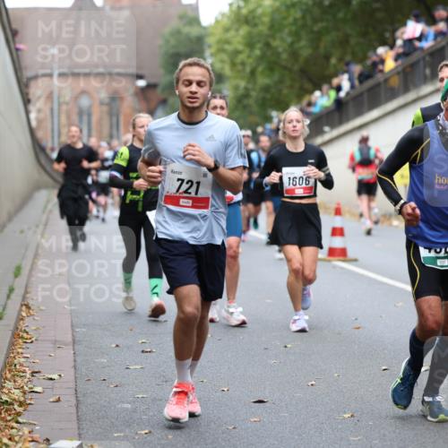 05.10.2025 - 20. swb-Marathon Bremen Michael Strokosch http://msf.ph/oto/9215531 05.10.2025 12:46:17 Laufen 721, 21, 1606 meine-sportfotos.de