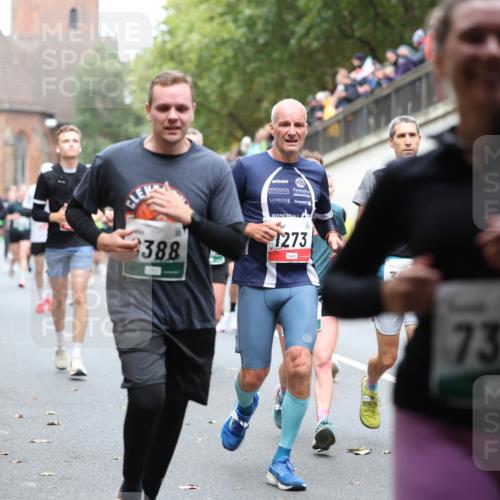 05.10.2025 - 20. swb-Marathon Bremen Michael Strokosch http://msf.ph/oto/9215540 05.10.2025 12:46:25 Laufen 388, 1273, 7312 meine-sportfotos.de