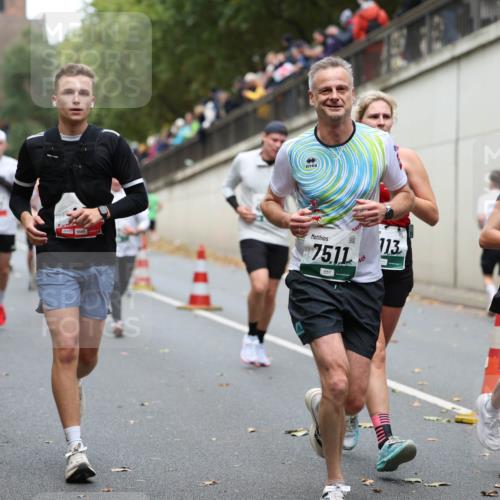05.10.2025 - 20. swb-Marathon Bremen Michael Strokosch http://msf.ph/oto/9215544 05.10.2025 12:46:27 Laufen 75, 11, 113, 25 meine-sportfotos.de