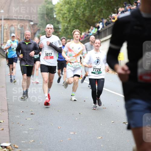 05.10.2025 - 20. swb-Marathon Bremen Michael Strokosch http://msf.ph/oto/9215547 05.10.2025 12:46:29 Laufen 1017, 5167, 7726 meine-sportfotos.de