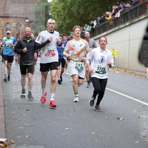 05.10.2025 - 20. swb-Marathon Bremen Michael Strokosch http://msf.ph/oto/9215548 05.10.2025 12:46:29 Laufen 2609, 1017, 5163, 7726 meine-sportfotos.de