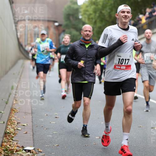 05.10.2025 - 20. swb-Marathon Bremen Michael Strokosch http://msf.ph/oto/9215554 05.10.2025 12:46:31 Laufen 2608, 0, 1017, 00051, 5163 meine-sportfotos.de