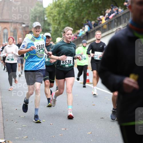 05.10.2025 - 20. swb-Marathon Bremen Michael Strokosch http://msf.ph/oto/9215558 05.10.2025 12:46:33 Laufen 9072, 2609, 6536, 45 meine-sportfotos.de