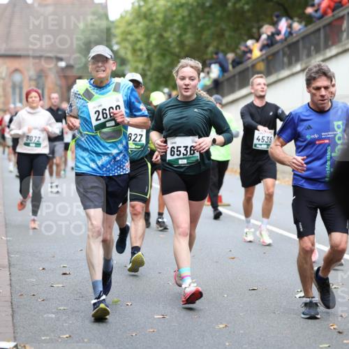 05.10.2025 - 20. swb-Marathon Bremen Michael Strokosch http://msf.ph/oto/9215559 05.10.2025 12:46:33 Laufen 9072, 266, 827, 6536, 4536, 10 meine-sportfotos.de