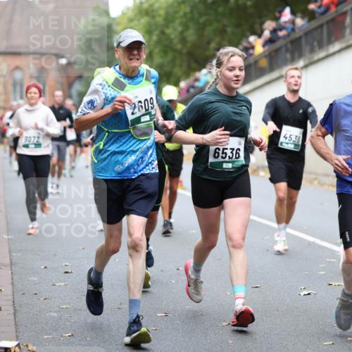 05.10.2025 - 20. swb-Marathon Bremen Michael Strokosch http://msf.ph/oto/9215560 05.10.2025 12:46:33 Laufen 5072, 2609, 6536, 4536, 10 meine-sportfotos.de