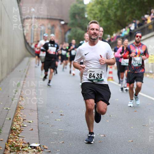 05.10.2025 - 20. swb-Marathon Bremen Michael Strokosch http://msf.ph/oto/9215568 05.10.2025 12:46:37 Laufen 6439, 3862, 5610 meine-sportfotos.de
