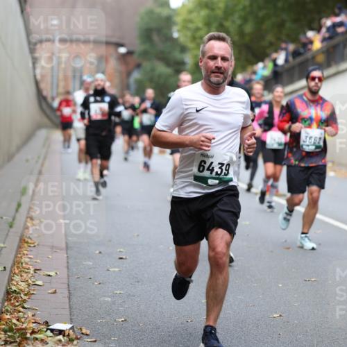 05.10.2025 - 20. swb-Marathon Bremen Michael Strokosch http://msf.ph/oto/9215569 05.10.2025 12:46:38 Laufen 6439, 5610, 3662 meine-sportfotos.de