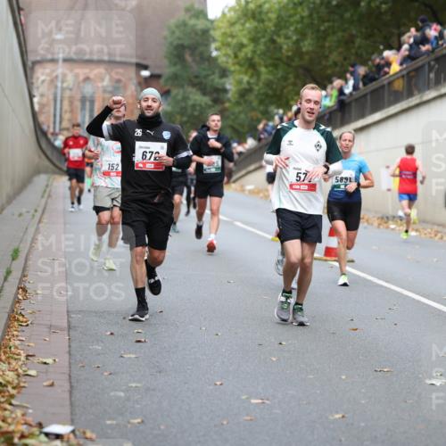 05.10.2025 - 20. swb-Marathon Bremen Michael Strokosch http://msf.ph/oto/9215571 05.10.2025 12:46:40 Laufen 152, 26, 672, 575891, 36 meine-sportfotos.de