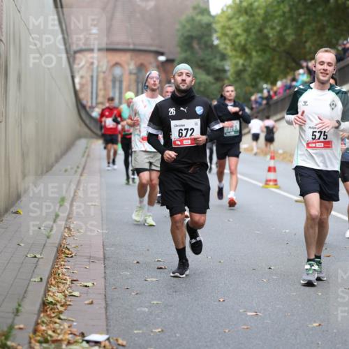 05.10.2025 - 20. swb-Marathon Bremen Michael Strokosch http://msf.ph/oto/9215572 05.10.2025 12:46:40 Laufen 26, 672, 7199, 575, 5891 meine-sportfotos.de