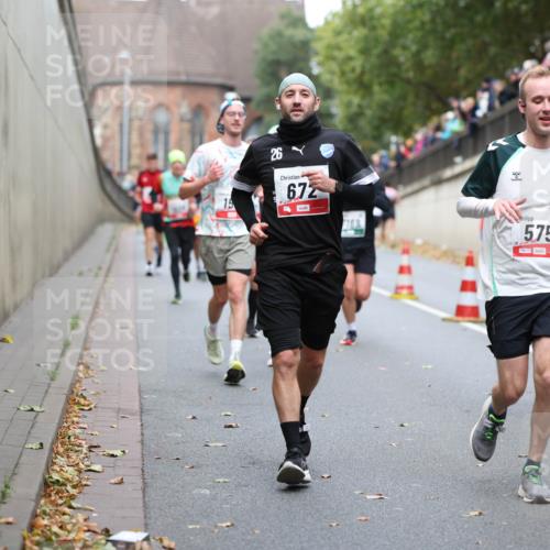 05.10.2025 - 20. swb-Marathon Bremen Michael Strokosch http://msf.ph/oto/9215574 05.10.2025 12:46:41 Laufen 15, 26, 672, 575 meine-sportfotos.de