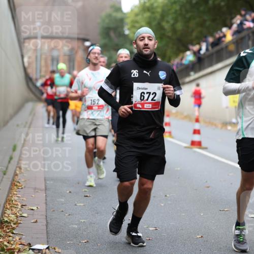 05.10.2025 - 20. swb-Marathon Bremen Michael Strokosch http://msf.ph/oto/9215575 05.10.2025 12:46:41 Laufen 152, 26, 672, 5, 75 meine-sportfotos.de
