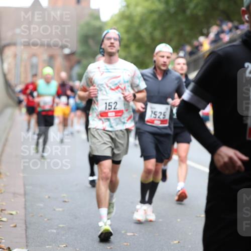 05.10.2025 - 20. swb-Marathon Bremen Michael Strokosch http://msf.ph/oto/9215577 05.10.2025 12:46:43 Laufen 152, 1525, 26, 672 meine-sportfotos.de