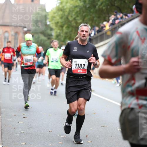05.10.2025 - 20. swb-Marathon Bremen Michael Strokosch http://msf.ph/oto/9215580 05.10.2025 12:46:44 Laufen 1806, 1182, 152 meine-sportfotos.de