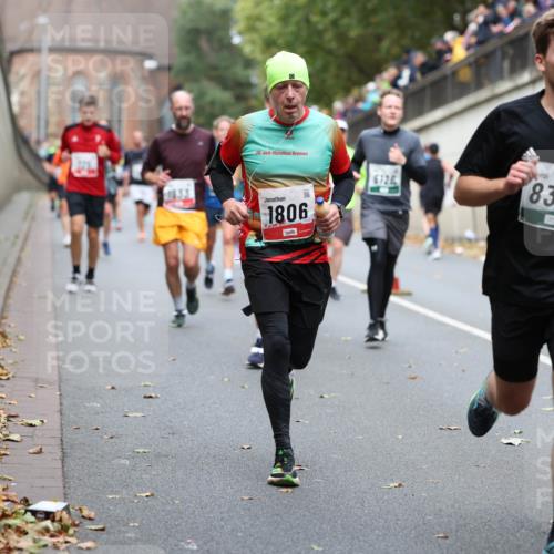 05.10.2025 - 20. swb-Marathon Bremen Michael Strokosch http://msf.ph/oto/9215583 05.10.2025 12:46:46 Laufen 20, 1806, 6126, 8372 meine-sportfotos.de