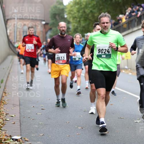 05.10.2025 - 20. swb-Marathon Bremen Michael Strokosch http://msf.ph/oto/9215585 05.10.2025 12:46:47 Laufen 65, 725, 1933, 9024 meine-sportfotos.de
