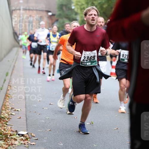 05.10.2025 - 20. swb-Marathon Bremen Michael Strokosch http://msf.ph/oto/9215594 05.10.2025 12:46:52 Laufen 72, 821, 2369, 821 meine-sportfotos.de