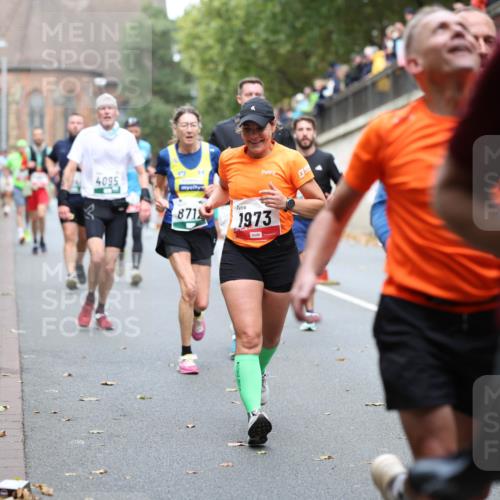 05.10.2025 - 20. swb-Marathon Bremen Michael Strokosch http://msf.ph/oto/9215596 05.10.2025 12:46:54 Laufen 4095, 871, 1973 meine-sportfotos.de