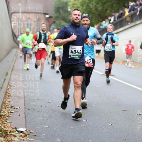 05.10.2025 - 20. swb-Marathon Bremen Michael Strokosch http://msf.ph/oto/9215604 05.10.2025 12:46:57 Laufen 69, 4046, 423 meine-sportfotos.de