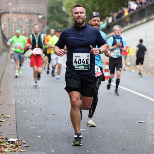 05.10.2025 - 20. swb-Marathon Bremen Michael Strokosch http://msf.ph/oto/9215606 05.10.2025 12:46:58 Laufen 4046, 04087, 23, 3237 meine-sportfotos.de