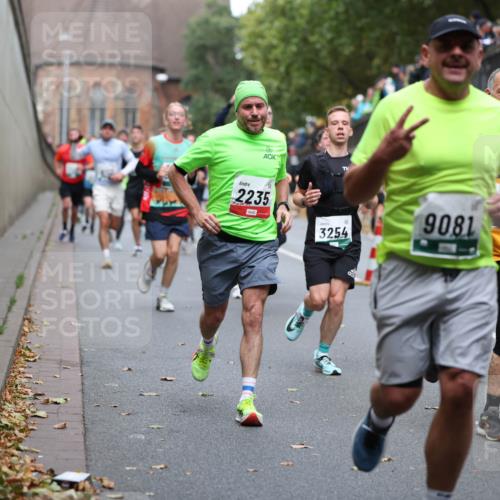 05.10.2025 - 20. swb-Marathon Bremen Michael Strokosch http://msf.ph/oto/9215614 05.10.2025 12:47:02 Laufen 2235, 3254, 9081 meine-sportfotos.de