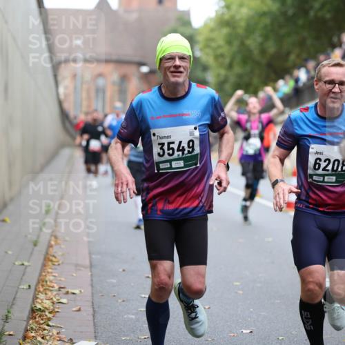 05.10.2025 - 20. swb-Marathon Bremen Michael Strokosch http://msf.ph/oto/9215633 05.10.2025 12:47:12 Laufen 19, 024, 3549, 6208, 3 meine-sportfotos.de